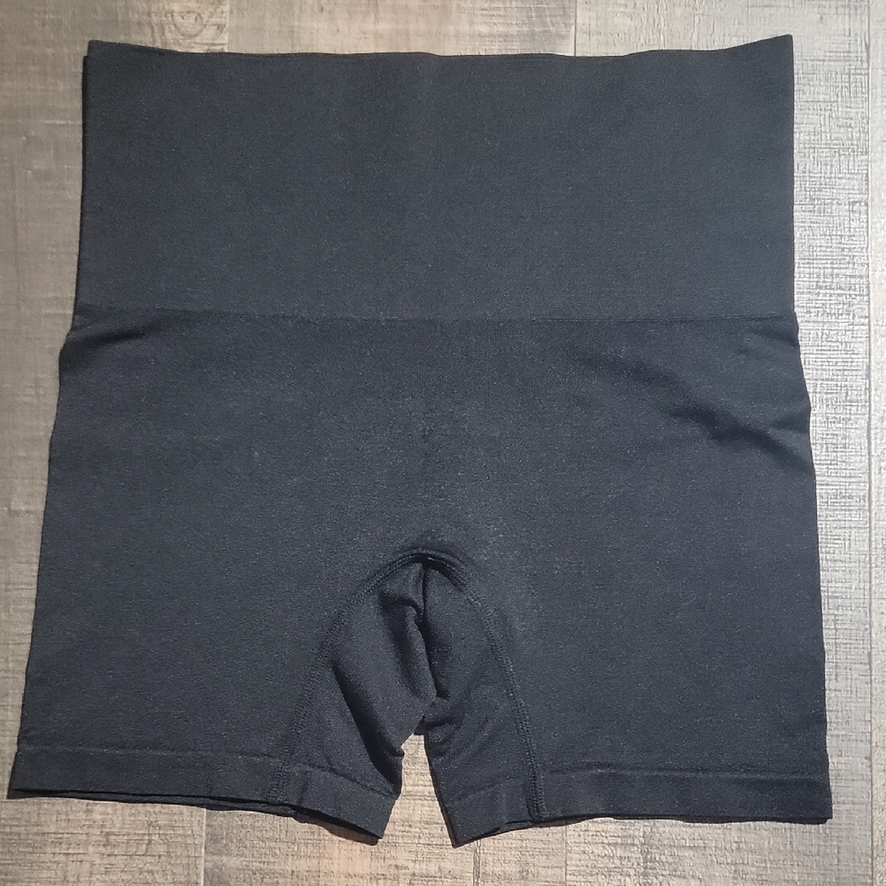 NWOT yummie Black Women's High-Waisted Under Shorts